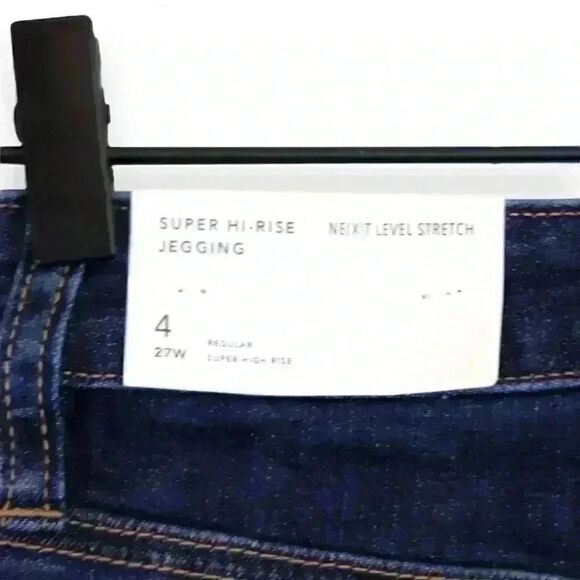 NWT American Eagle Medium Wash Super Hi-Rise Jegging Size 4 Regular - Picture 8 of 9